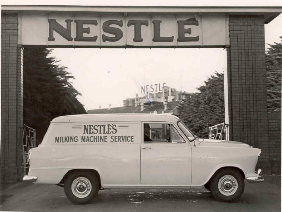 A Nestle car from the late 1950s under the entrance arch to the factory.