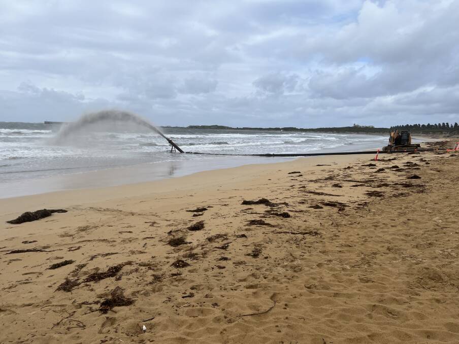 A city group has called for dredging to be halted after rubbish was found to be trashing Warrnambool's beach. 