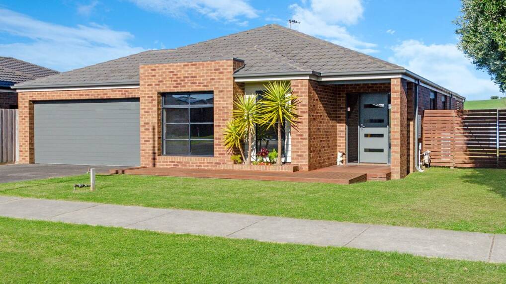 This house in Huntingfield Drive Warrnambool sold under the online auction hammer.