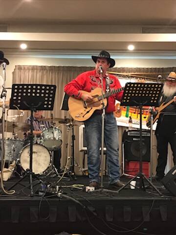 Y'all: Guest performer Pete Smith from Queensland entertained crowds with whip-cracking wife Sandy and singing dog 'Mr Smith'. Photo: supplied.