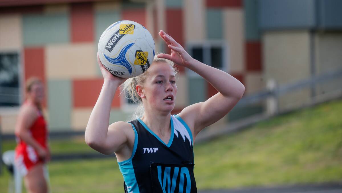 EYES UP: Kolora-Noorat's Stephanie Cowley playing against Dennington. Picture: Anthony Brady