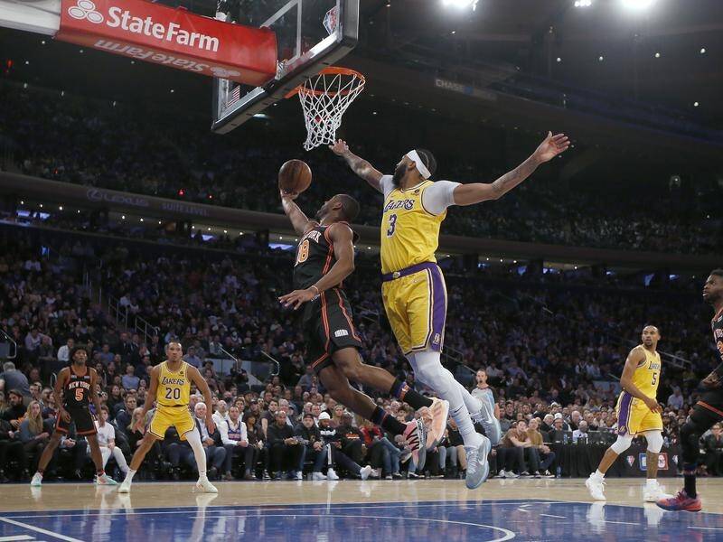 The New York Knicks have rallied after giving up a 25-point to beat the Los Angeles Lakers 106-100.