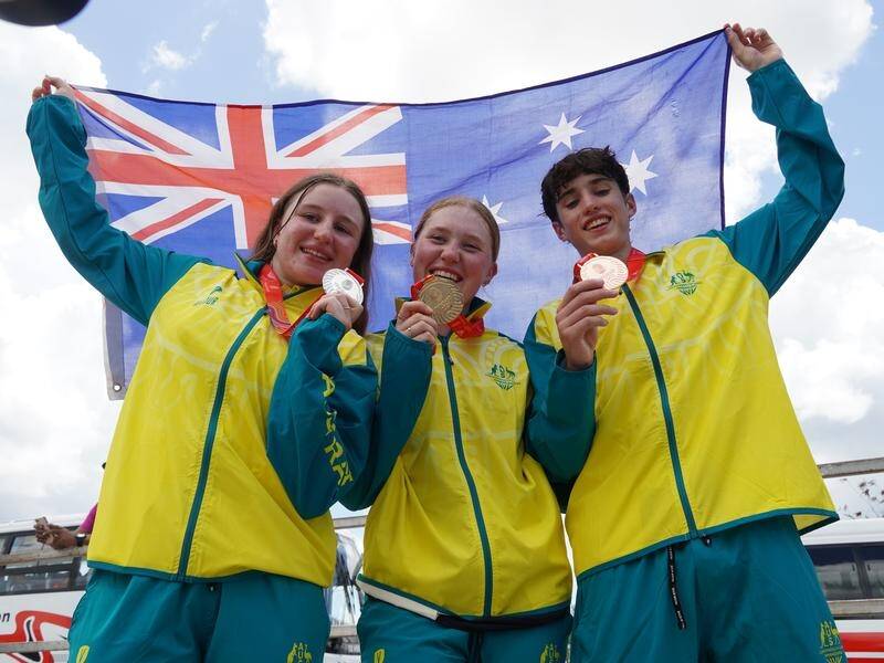 Cyclist Lauren Bates (centre) was among Australia's gold medallists at the Commonwealth Youth Games. (PR HANDOUT IMAGE PHOTO)