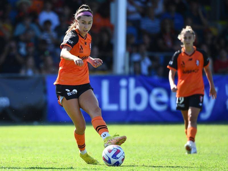 Shea Connors of the Roar suffered heat exhaustion in her side's ALW draw with Canberra. (Jono Searle/AAP PHOTOS)