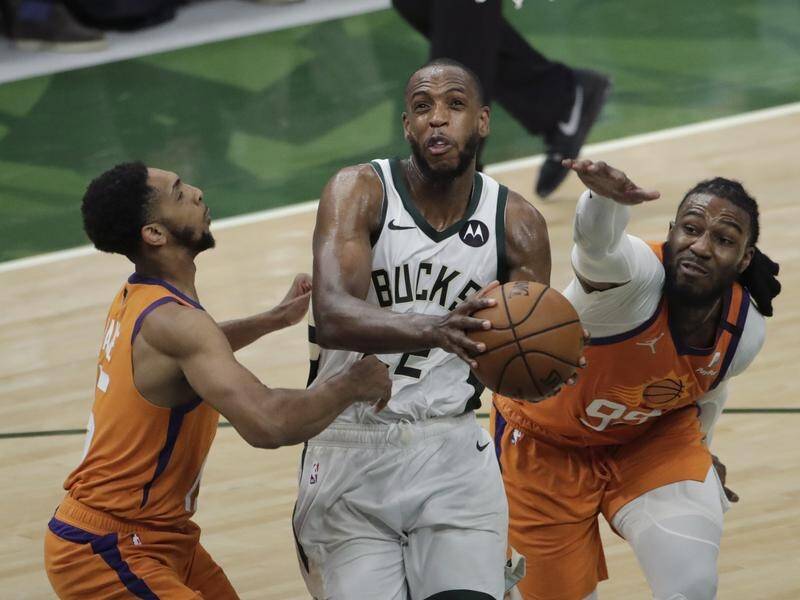 Khris Middleton (c) led with 40 points as Milwaukee levelled the NBA Finals against Phoenix at 2-2.