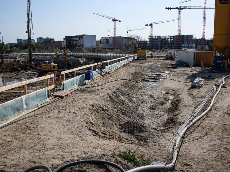 The Berlin construction site where a 500 kilogram World War II bomb is being defused.