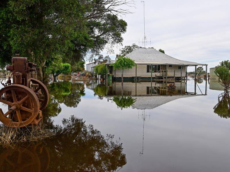 Flooding across Victoria is set to continue through the week before wild weather ramps up again. (Brendan McCarthy/AAP PHOTOS)