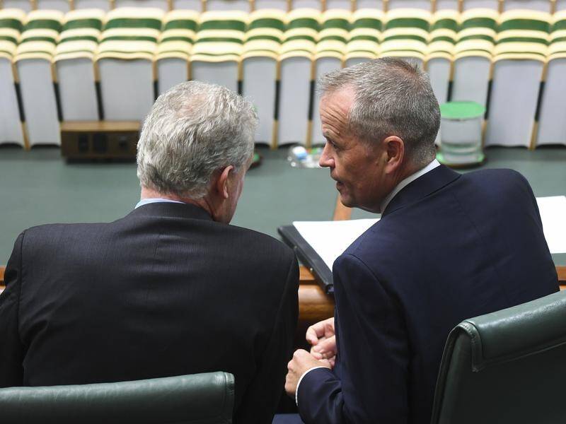 Labor is still talking to crossbenchers about making federal parliament sit for an extra two weeks.