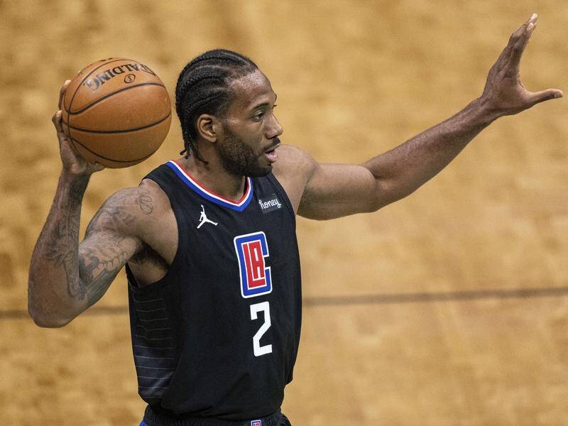 The Los Angeles Clippers have re-signed injured forward and superstar Kawhi Leonard.