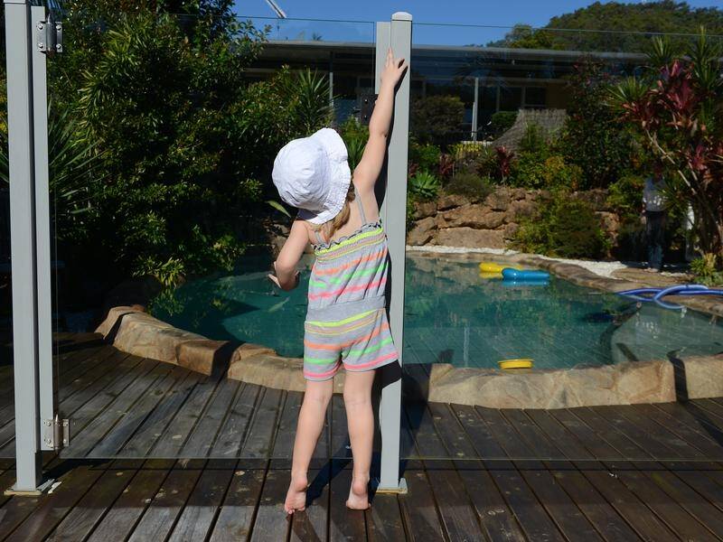 A survey found one in six children aged six months to 17 years old has never had a swimming lesson. (Dave Hunt/AAP PHOTOS)