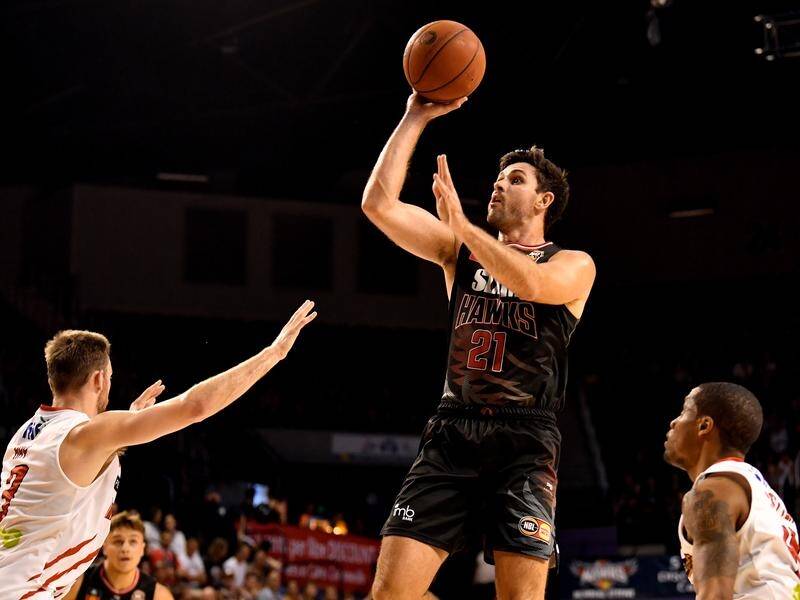 Todd Blanchfield (C) has signed a two-season deal as a sharpshooter with NBL champions Perth.