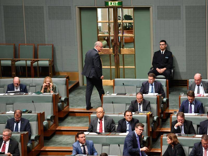 Labor wants to extend federal parliament by two weeks in March but the government is opposed to it.