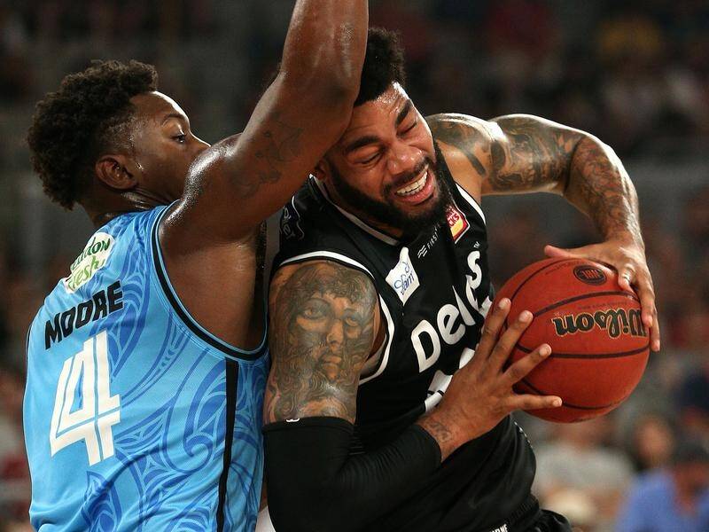 Melbourne United have beaten the NZ Breakers in overtime to secure their berth in the NBL finals.