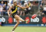 Two goals from in-form Katie Brennan have helped the Tigers to a seven-point AFLW win over Carlton. (Rob Prezioso/AAP PHOTOS)