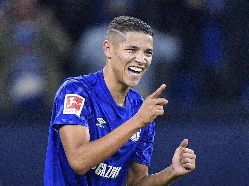 Amine Harit's stunning last-minute strike gave Schalke a 2-1 Bundesliga victory over Mainz.