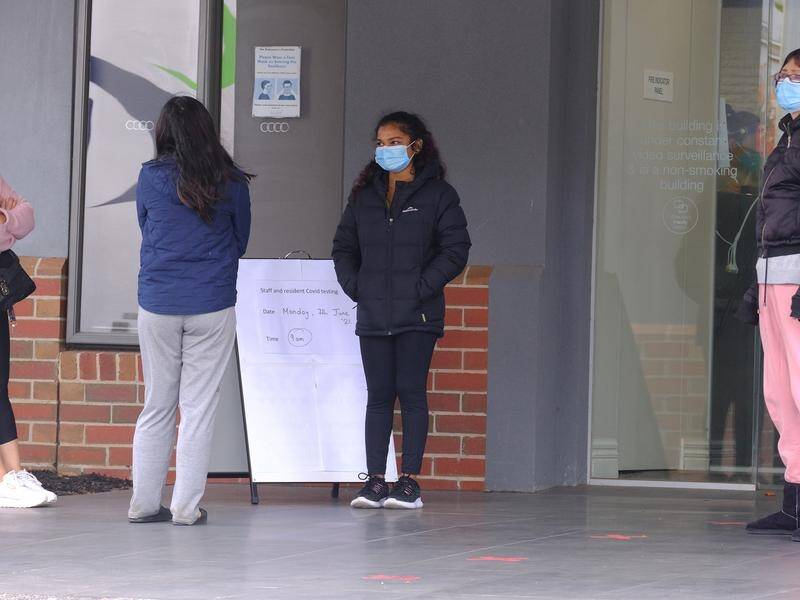 Pandemic payments will continue over the summer for casual workers in high risk settings. (Luis Ascui/AAP PHOTOS)