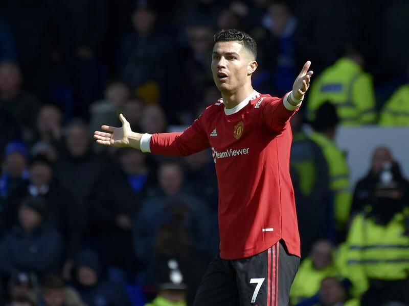 Cristiano Ronaldo appeals to the referee during Manchester United's match at Everton in April. (AP PHOTO)