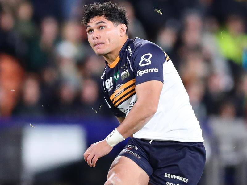 ACT Brumbies five-eighth Noah Lolesio is in the starting line-up to take on the Western Force. (Aaron Gillions/AAP PHOTOS)