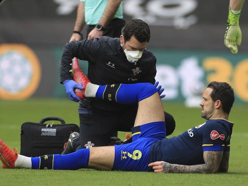 Southampton's Danny Ings will miss the rest of the month after going down with a muscle injury.