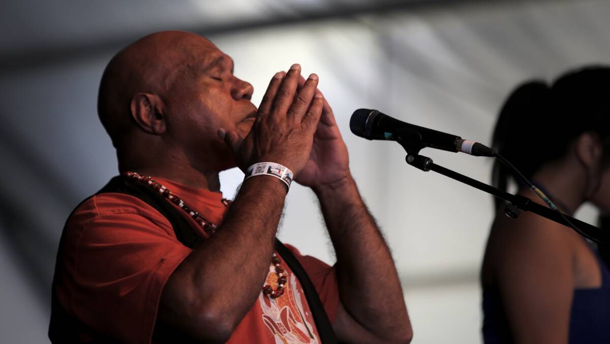 Archie Roach performs at the Folkie