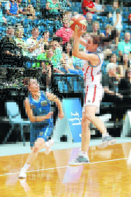 Amy Lewis, in action for the Adelaide Lightning.