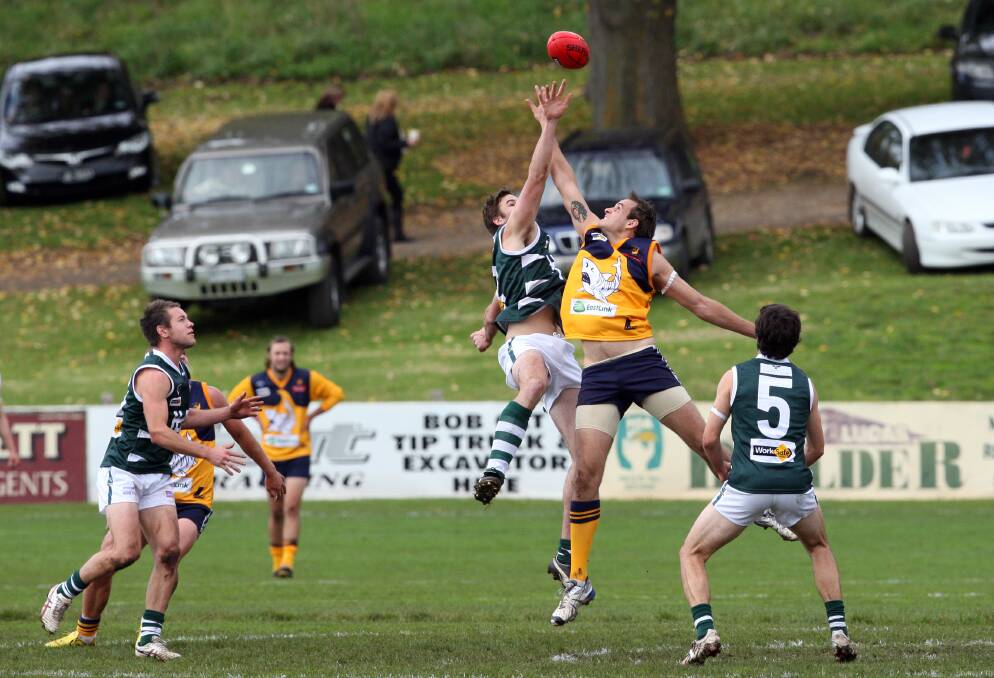 Giant ruckman Dale Robinson in action for the Mornington Peninsula Nepean against the Hampden league five years ago. Robinson will line-up for Terang Mortlake tomorrow against reigning premier Koroit.100522DW64 Picture: DAMIAN WHITE