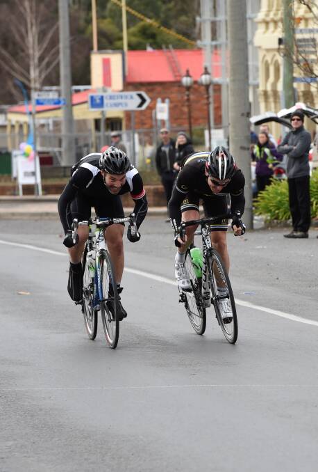 David Sagnol (left) digs deep to edge Tim Canny in a sprint finish to the Fred Icke Memorial at Creswick. 
Picture: Ballarat Courier