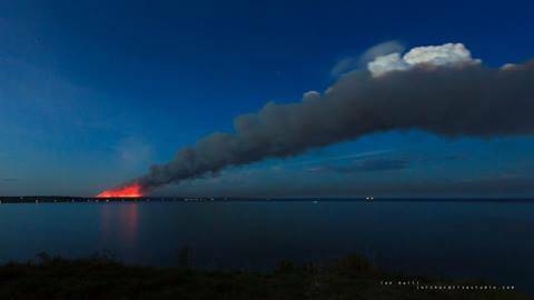 The Mount Clay bushfire approaching Narrawong, as seen from Portland. Picture: Ian Bail