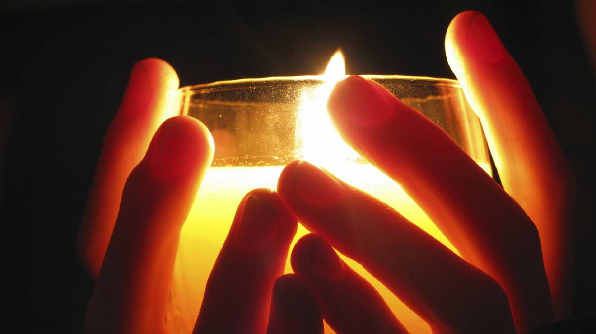 Warrnambool residents were invited to grab a candle and meet at the Warrnambool Civic Green from 8pm tonight to discuss issues around Australia's immigration policy. 