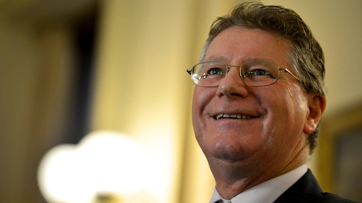 Premier Denis Napthine has offered his Port Fairy home as a refuge for Morwell residents fleeing smoke and ash caused by the Hazelwood coal mine fire.