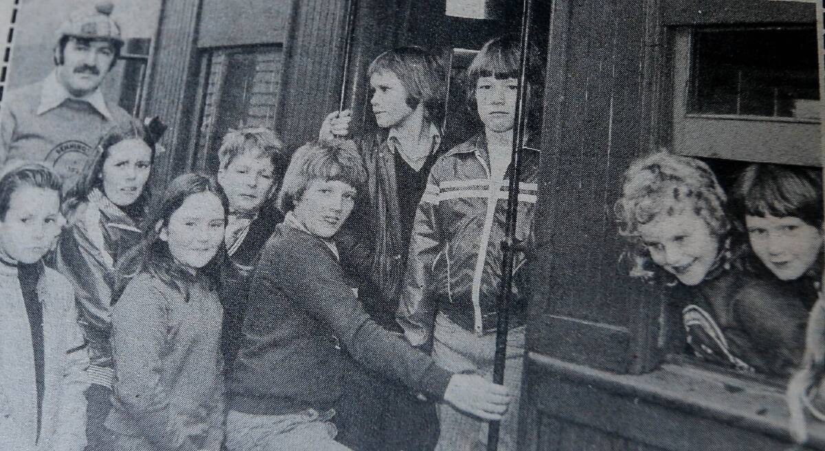 Dennington school children getting the train to Melbourne in 1978.