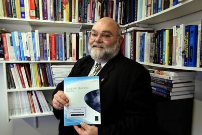 Warrnambool's Michael Callaghan has been named an outstanding reviewer at the Emerald Literati Network 2012 Awards for Excellence. 