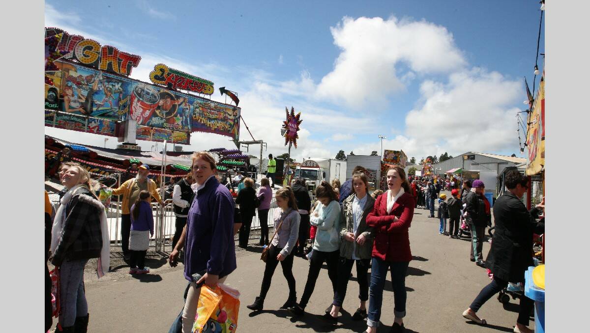 Warrnambool Show 2013: Crowd enjoys the sun briefly on Saturday. 131026LP48 Picture:LEANNE PICKETT