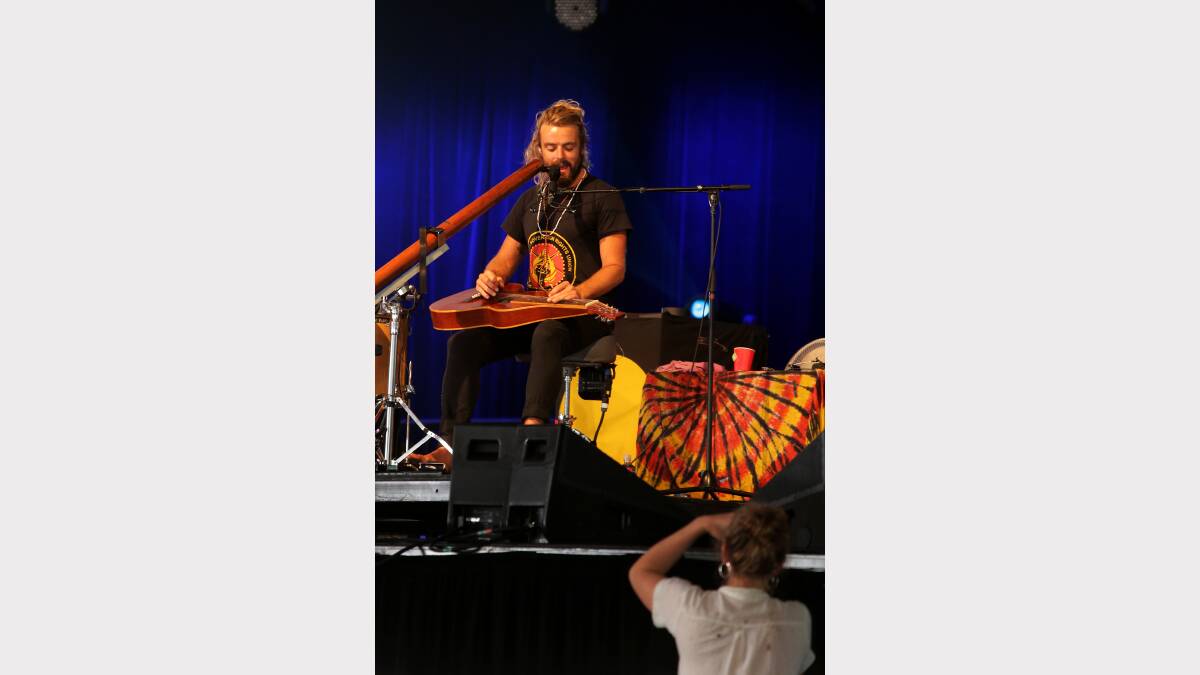 Xavier Rudd performs to a full tent on Sunday.