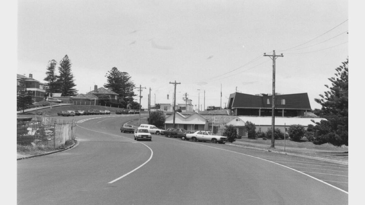 Merri Street in the late 1980s, with construction of TAFE visible on left. SOURCE: Warrnambool & District Historical Society.