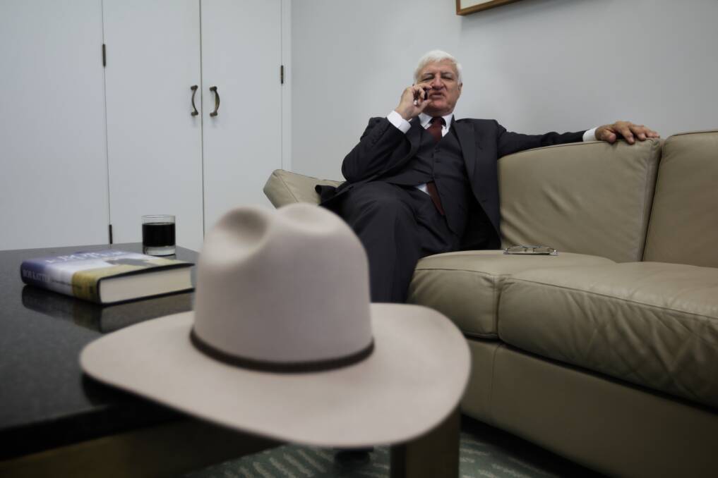 Bob Katter will address a rally at the Warrnambool Botanic Gardens from 10am tomorrow morning, after calling organisers last week to convey his support. 